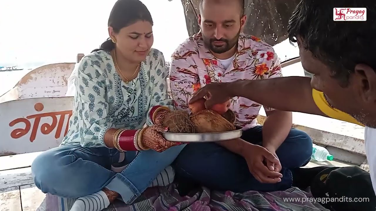 NRIs doing Ganga poojan at Triveni Sangam, Prayagraj | Prayag Pandits Poojan service