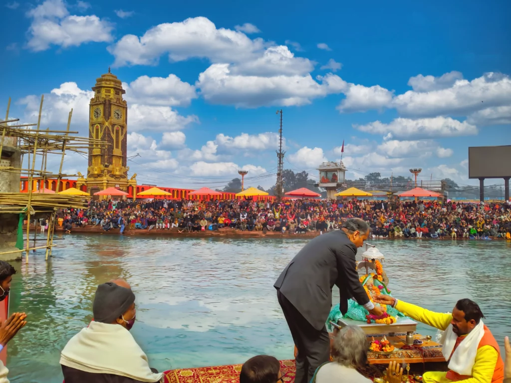 File:Har ki Pauri, Haridwar 2.jpg - Wikimedia Commons