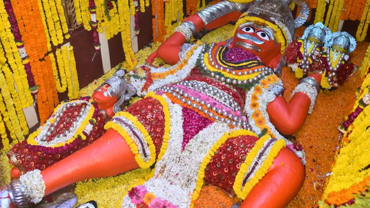 Image of Bade Hanuman ji in Prayagraj- Magh Mela 2026 Prayagraj Scams