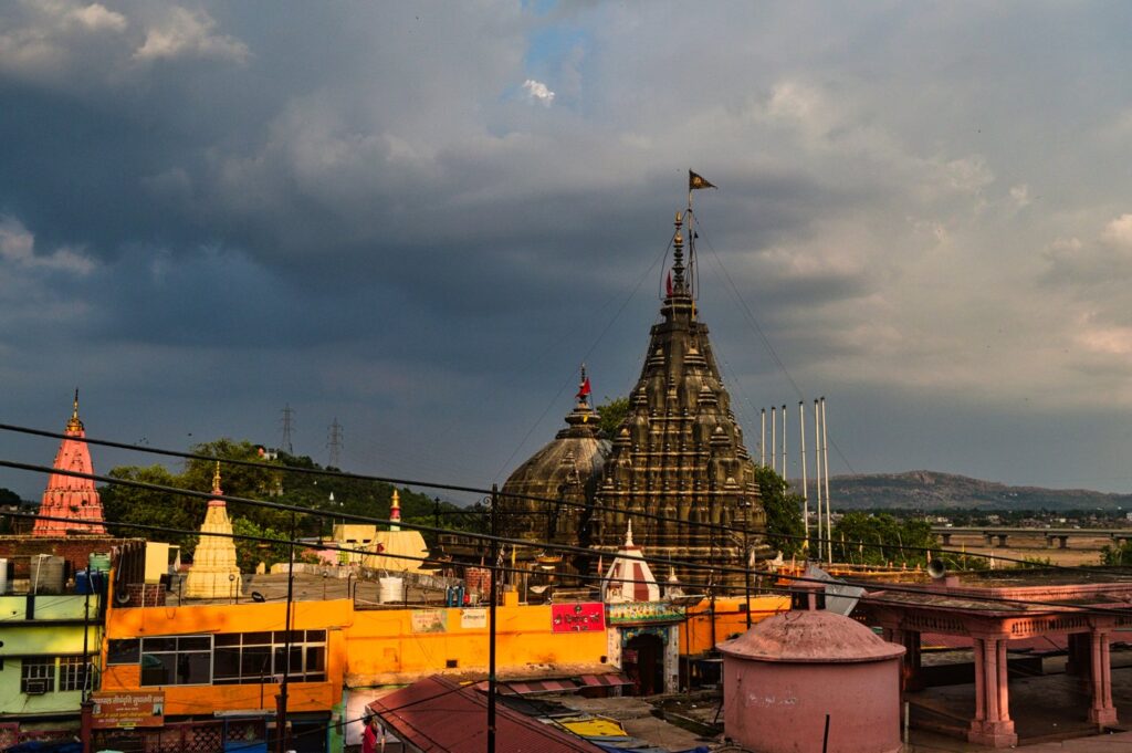 Gaya Pind Daan package — Vishnupad temple at Gaya